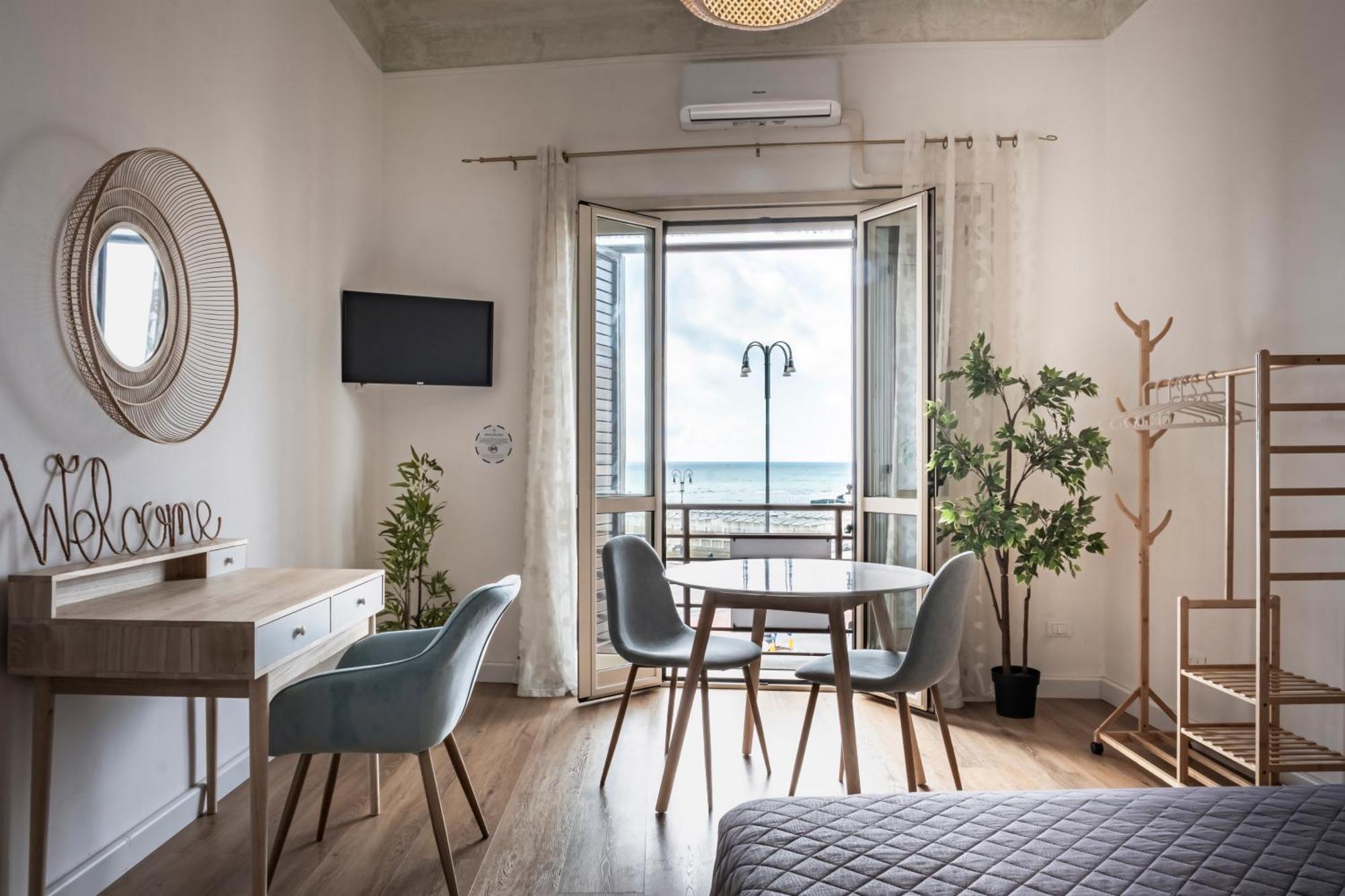 Ostia Holiday Al Pontile ภายนอก รูปภาพ